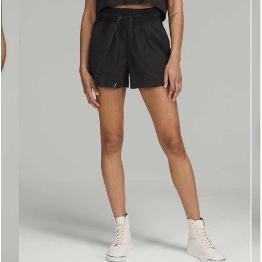 🍋 EUC Lululemon Dance Studio HR Short 3.5" Black Athletic Pockets Women 14